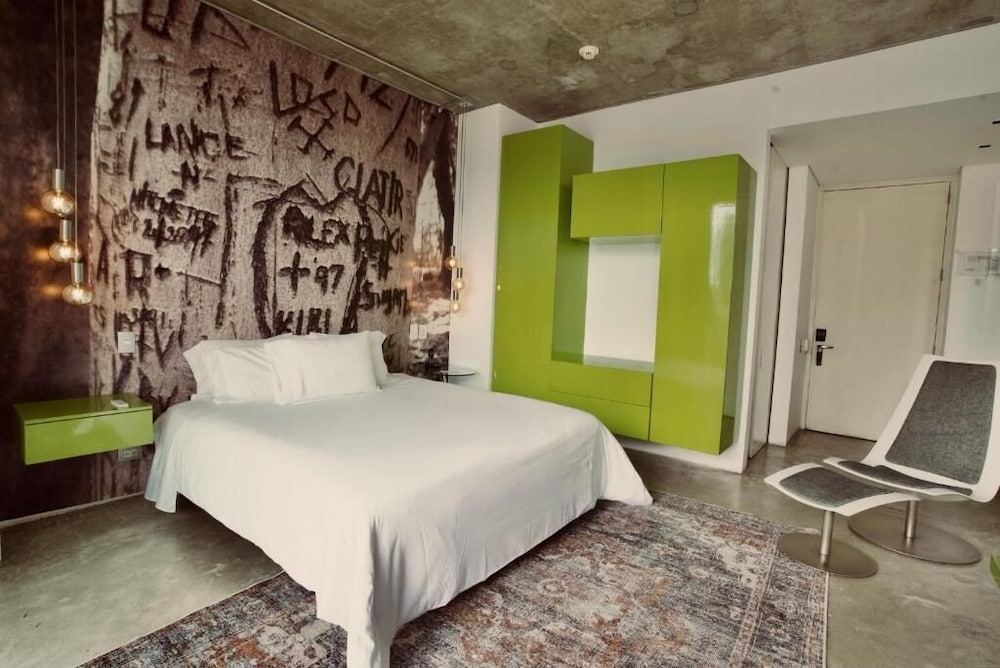Executive Suite, 1 King Bed photo 3
