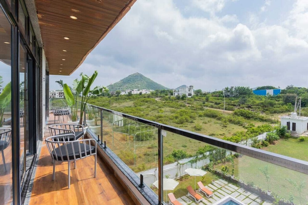 Superior Suite, Balcony