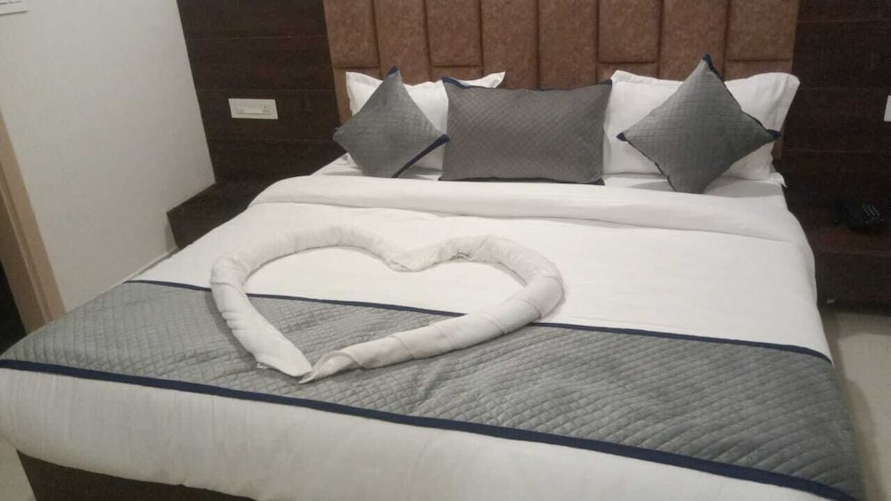 Deluxe Room - Photo 2