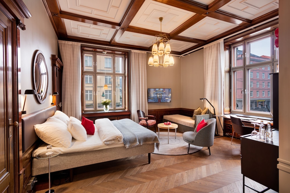 Junior Suite, City View