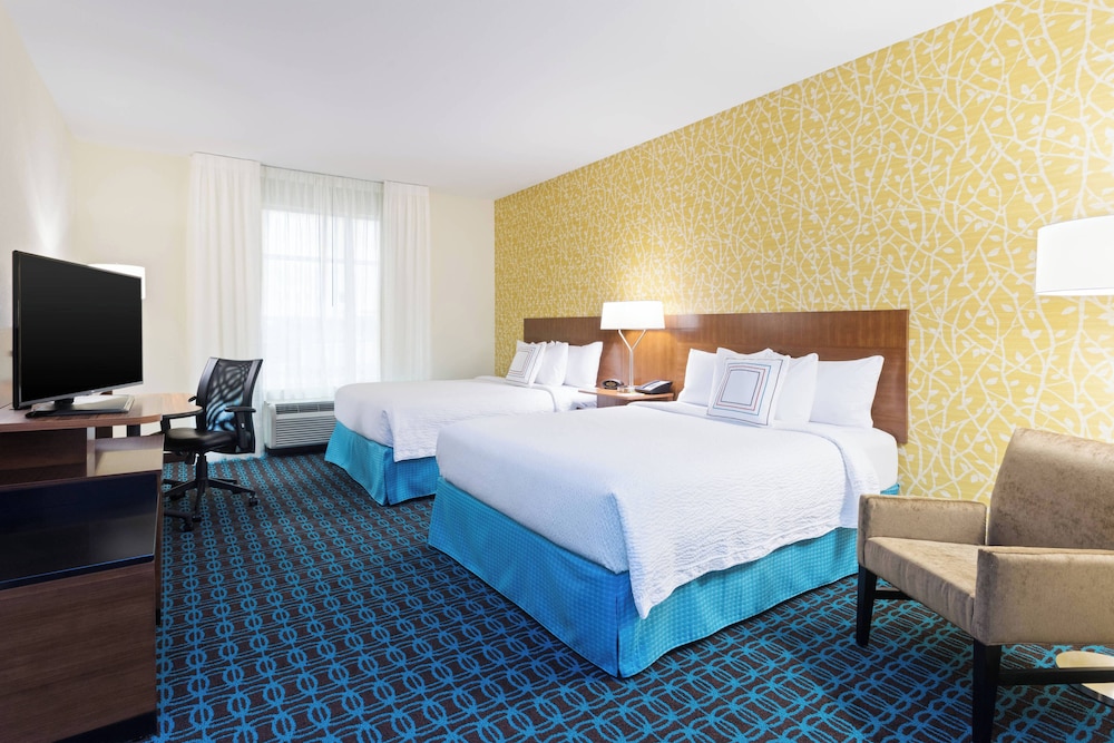 Room, 2 Queen Beds (Mobility Accessible, Tub) photo 1