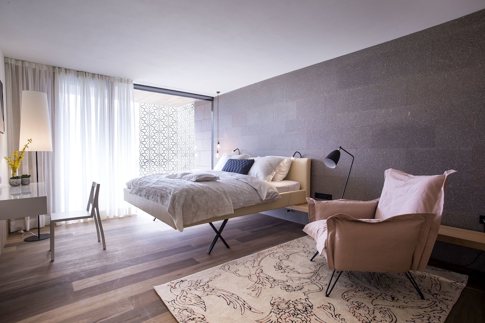 Comfort Suite, Balcony photo 1