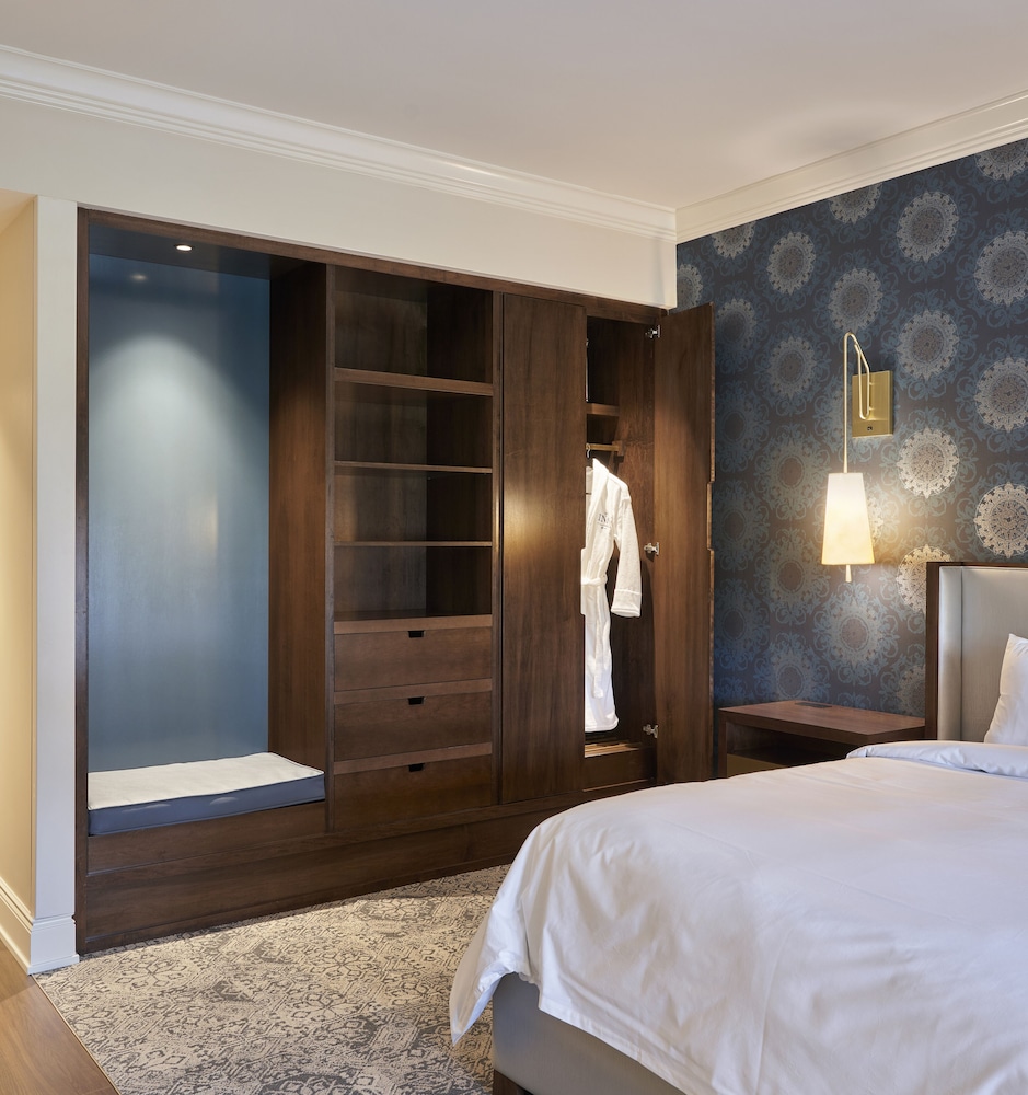 King Deluxe Room with Balcony at The Inn at Meadowbrook in Prairie Village
