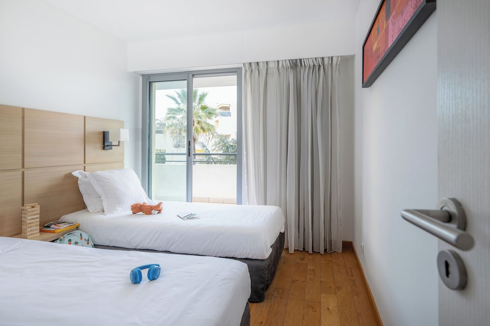 Premium Apartment, 3 Bedrooms photo 2