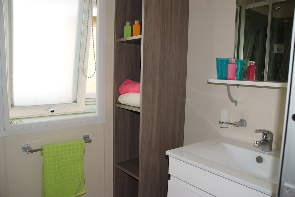Mobile Home, 3 Bedrooms photo 3