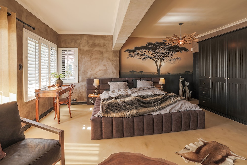 Mountain view room photo 1