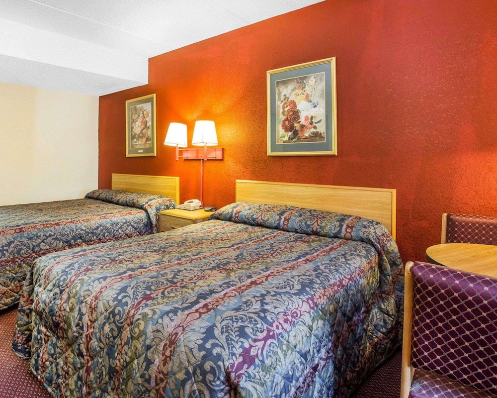 Standard Double Room, 2 Double Beds, Smoking - Photo 5