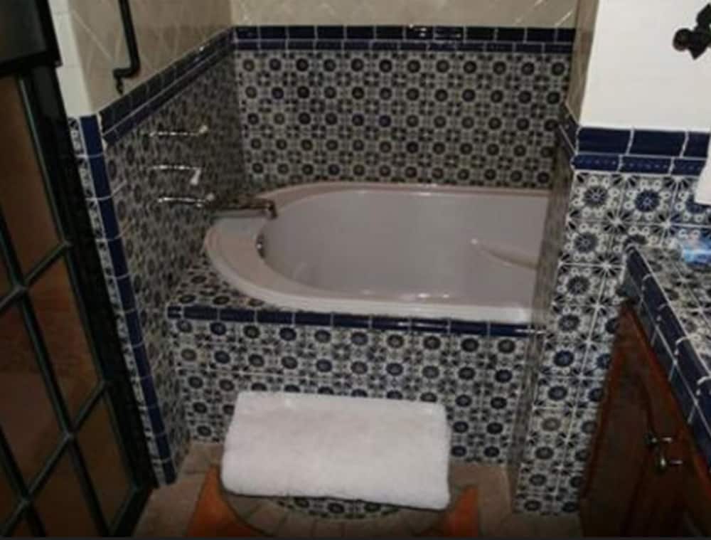 Suite, Ensuite (Mexico Suite) photo 2