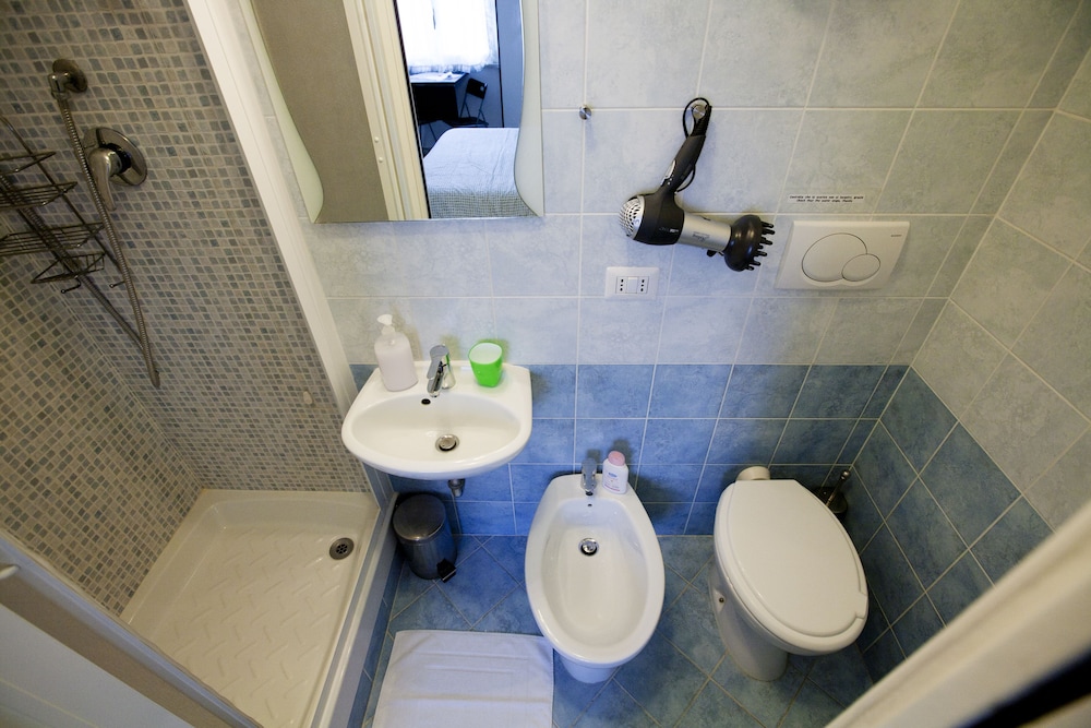 Double or Twin Room photo 3