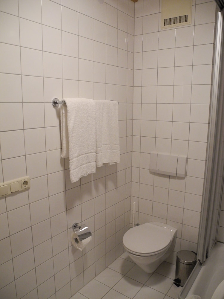 Double Room, 1 Queen Bed photo 2
