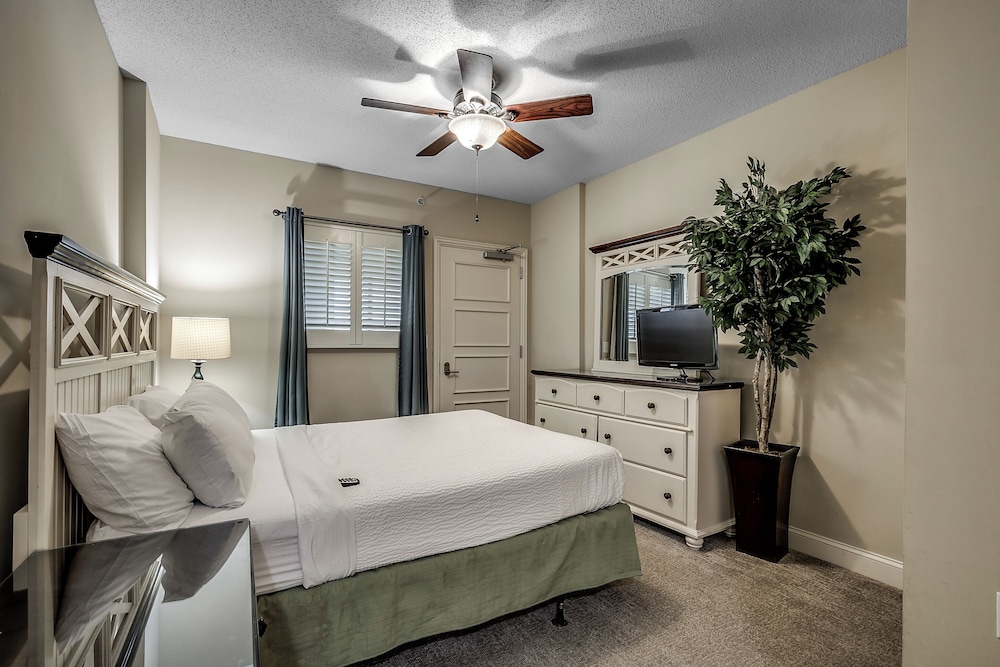 302 Savannah Oceanfront 四卧豪华公寓