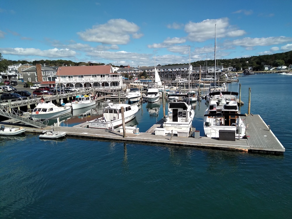 One Queen Tug Pier