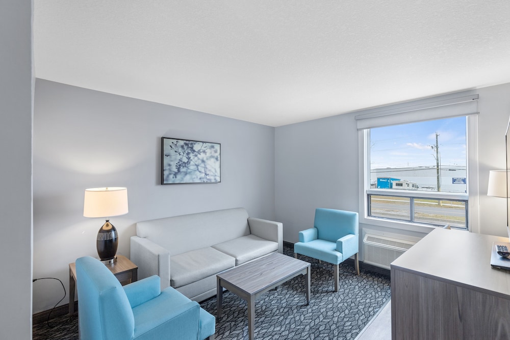 Superior Suite, Multiple Beds, Non Smoking (Upgraded Bedding & Snack, Smoke Free) photo 2