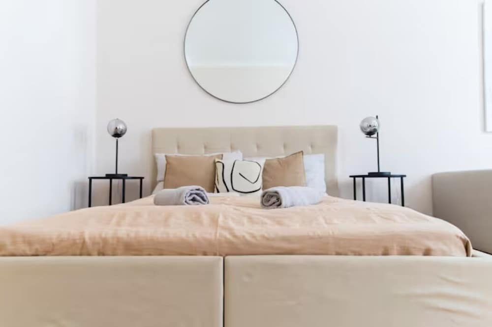 Apartment (6)