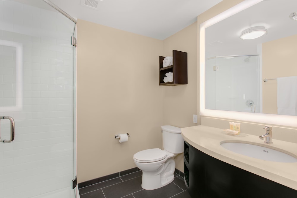 Studio Suite, 2 Queen Beds, Kitchen