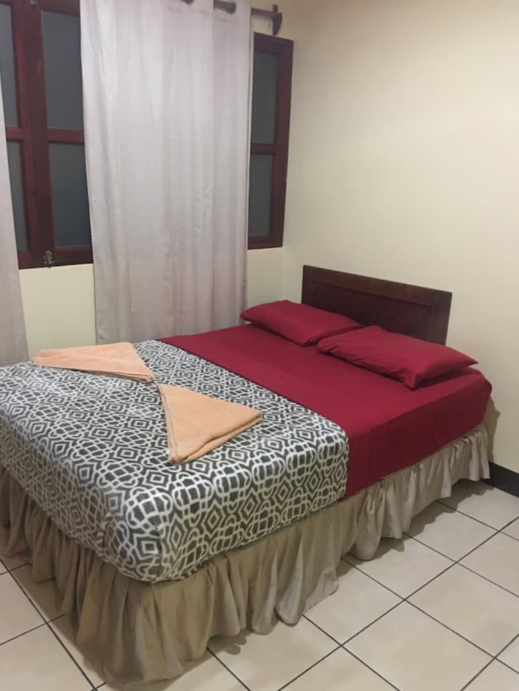 Twin Room - Photo 1