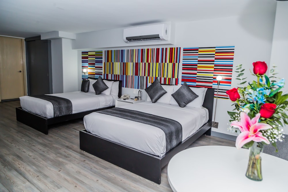 Basic Room, 2 Double Beds - Photo 3