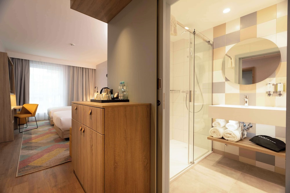 Twin Room, Multiple Beds - Photo 1