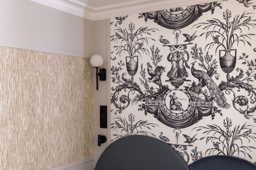 Classic Double Room thumbnail 6