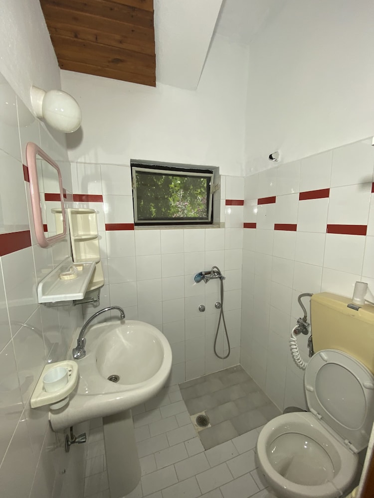 Standard Studio, 1 Double Bed, Kitchenette, Garden View photo 3