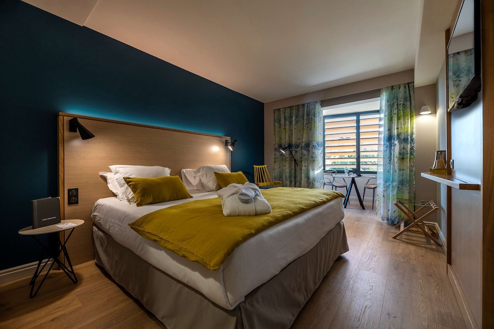 Superior Room, 1 King Bed, Non Smoking - Photo 1