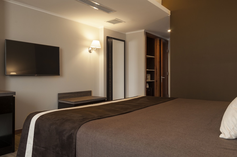 Classic Double Room, 1 King Bed photo 2