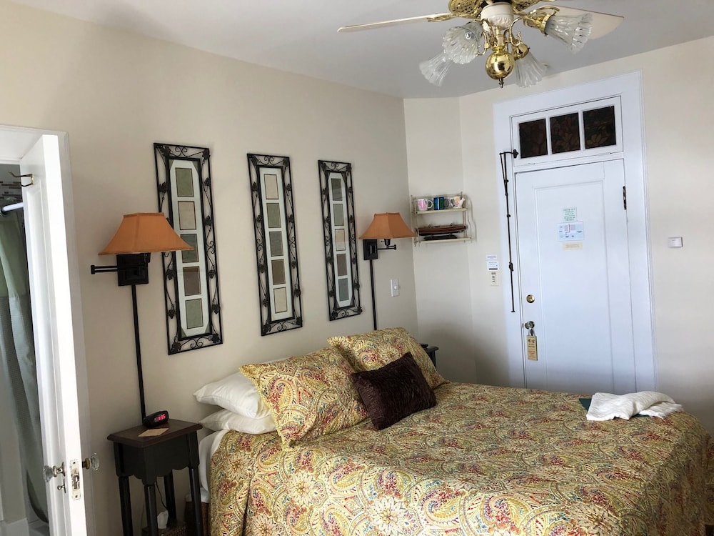 Room, Balcony, Lake View photo 2