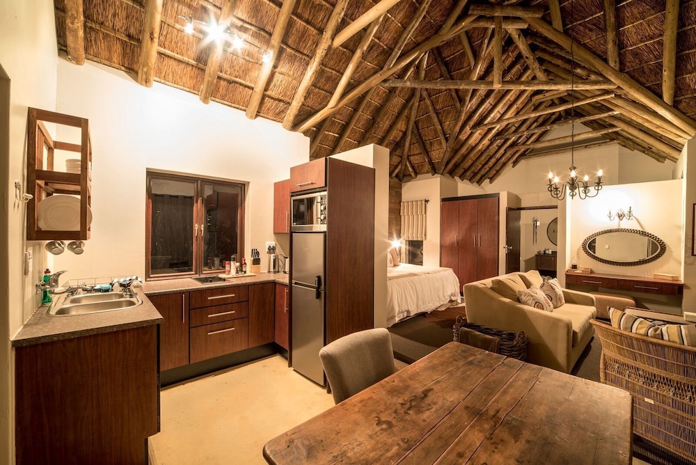 Luxury Cottage, 1 Bedroom, Hill View, Ground Floor photo 3