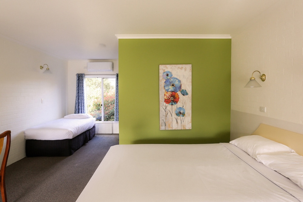 Classic Twin Room