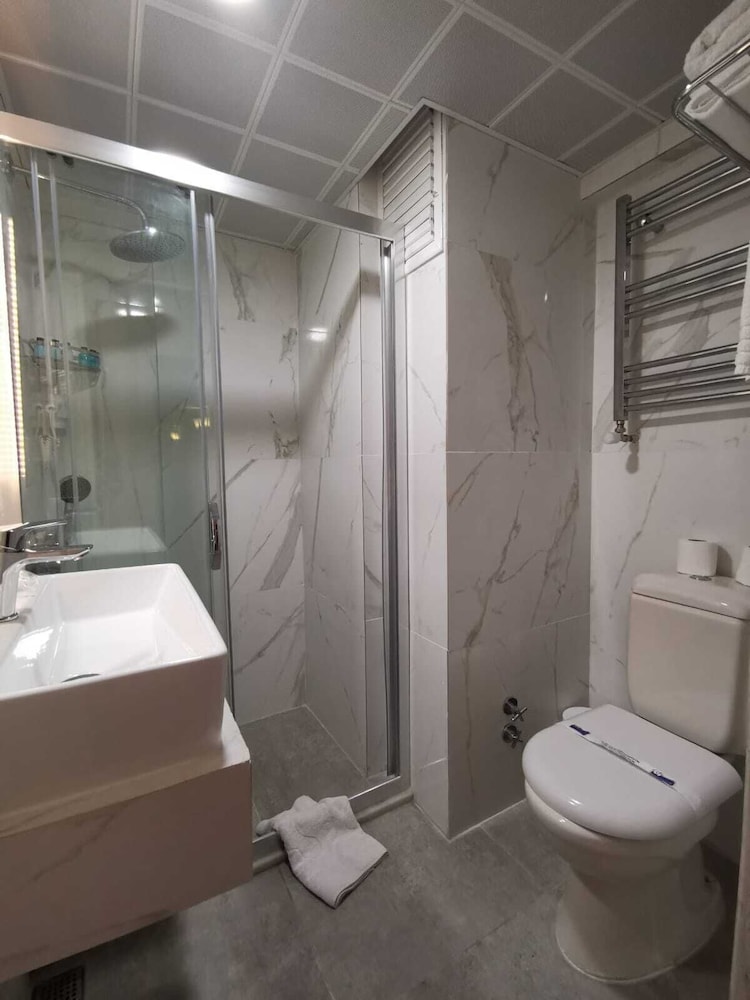 Standard Quadruple Room, 4 Bedrooms photo 3