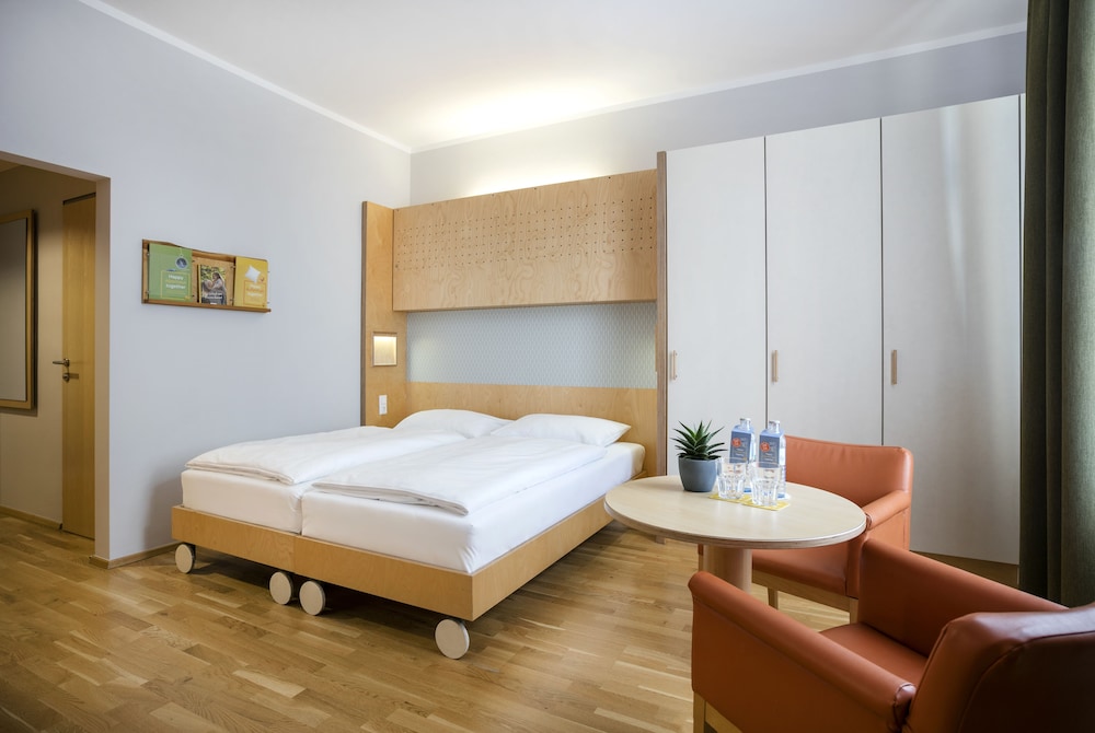Standard Twin Room photo 3