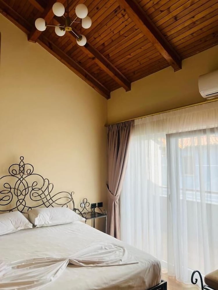 Deluxe Quadruple Room, Balcony