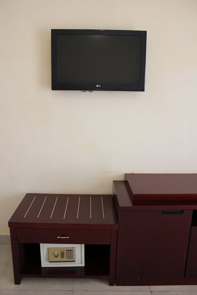 Standard Twin Room, 2 Twin Beds photo 3