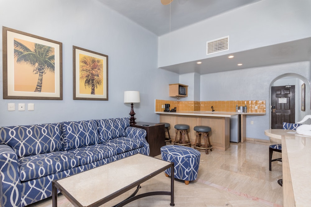Master Suite Ocean View with Patio King Bed & Sofa Bed - Photo 7