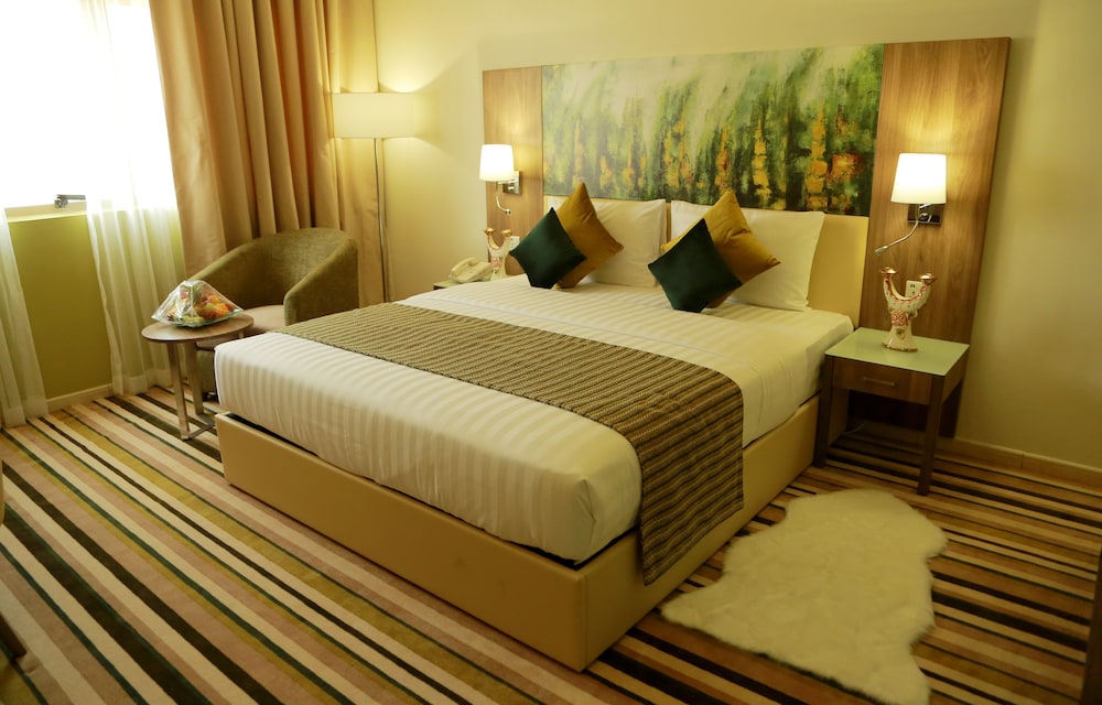 Deluxe Room, 1 King Bed photo 2