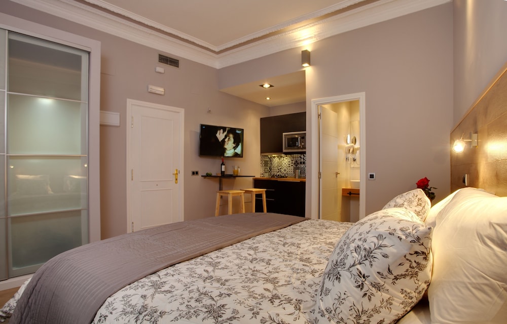 Superior Studio, 1 Double Bed, Kitchen photo 3