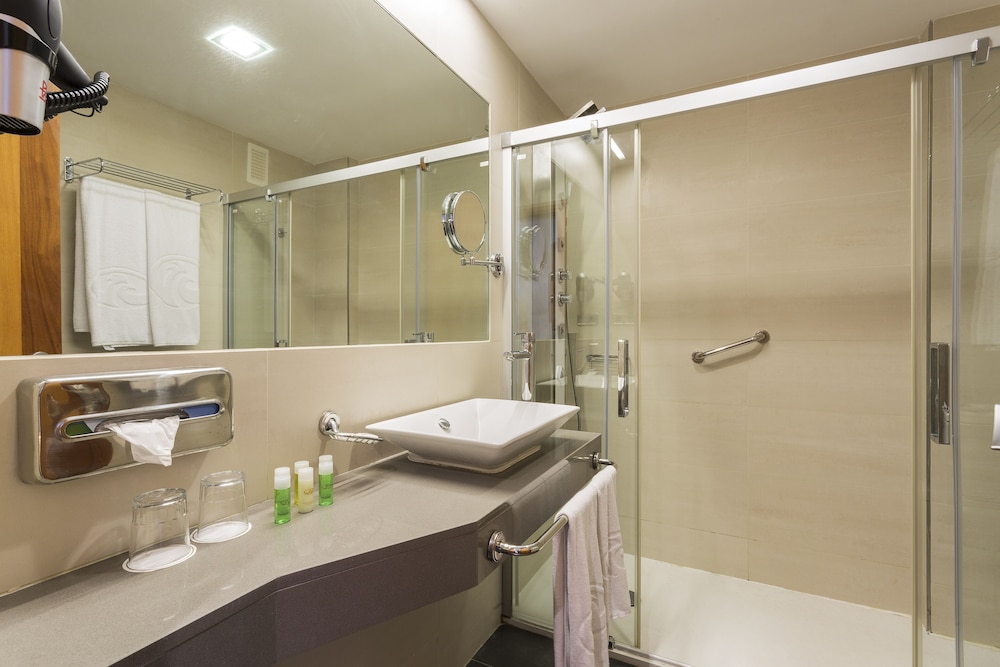 Deluxe Room, Sea View (Single Use) - Photo 4