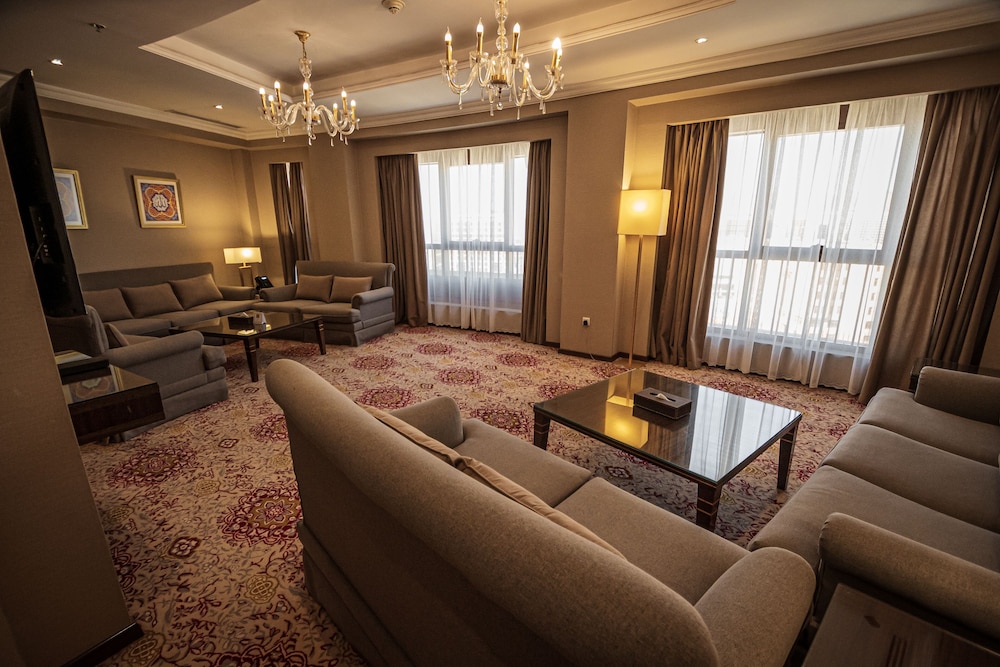 Royal Three Bedroom Suite Haram , Haram View