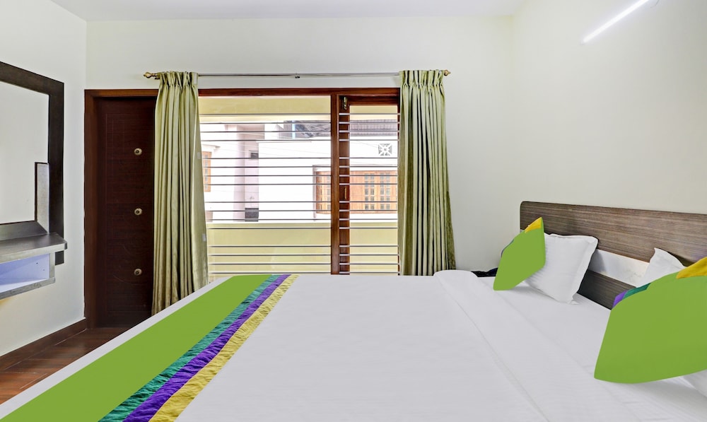 Deluxe Room - Photo 6