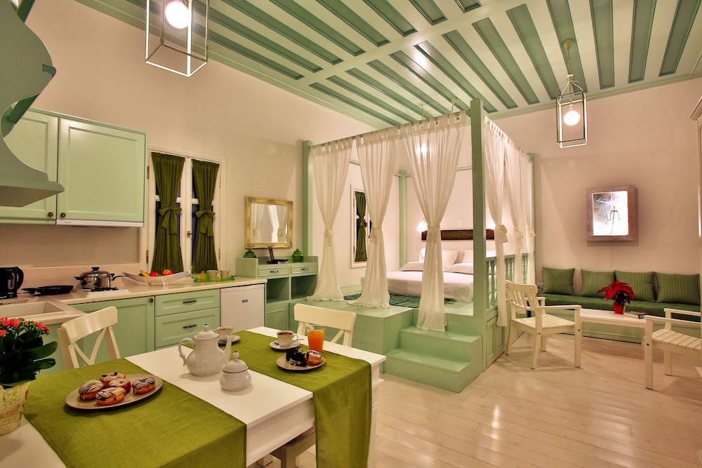 Deluxe Suite