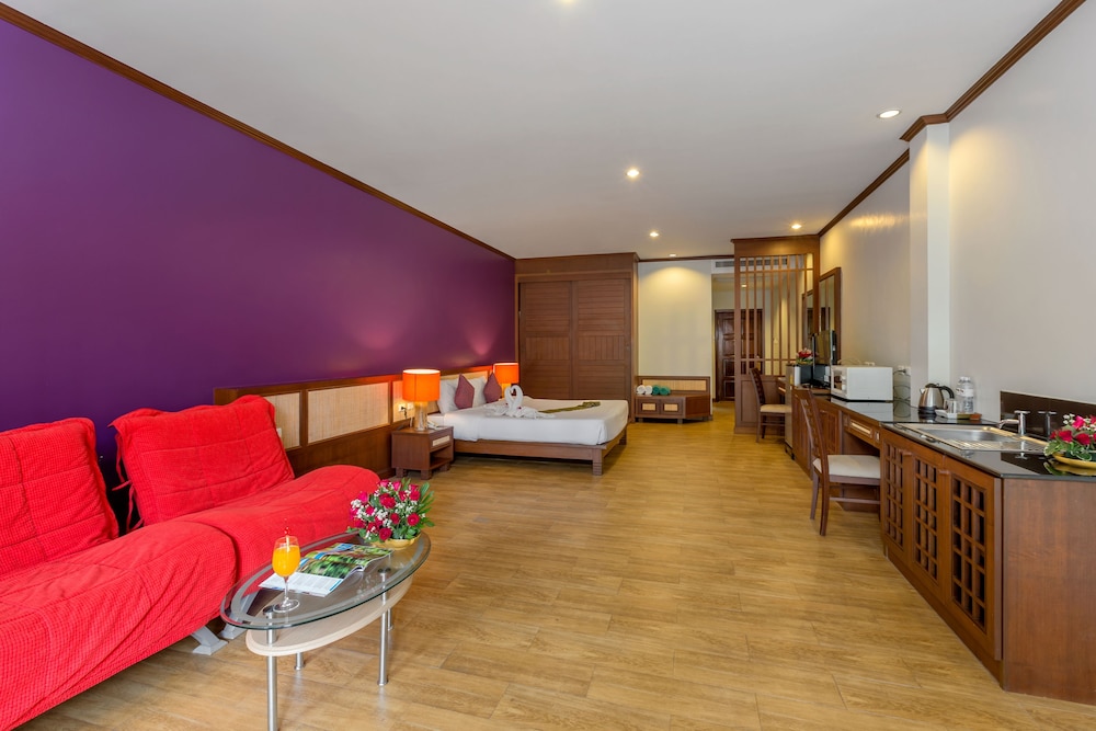Family Room, 1 Bedroom (Deluxe) - Photo 4