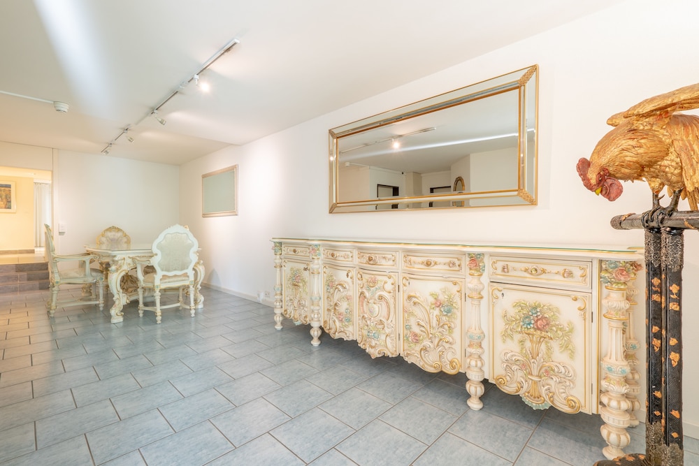 Honeymoon Suite - Photo 24