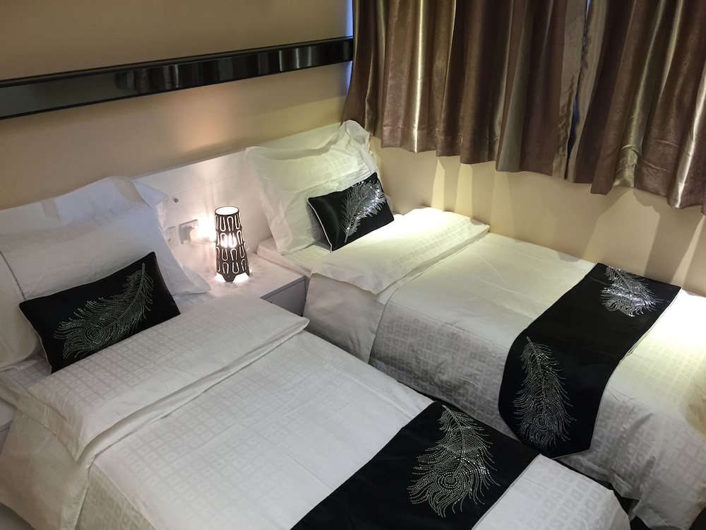 Classic Twin Room, 2 Twin Beds photo 3