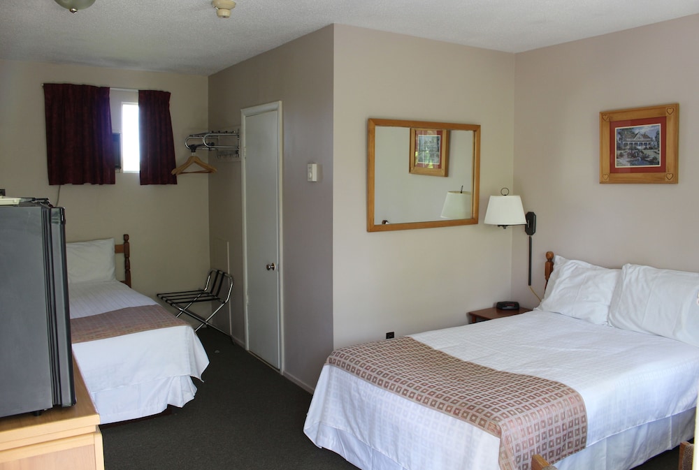 Standard Room (Tennis court section)