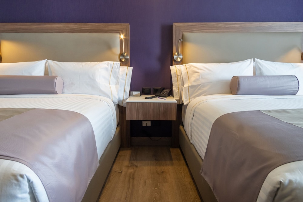 Traditional Room, 2 Queen Beds, City View - Photo 6