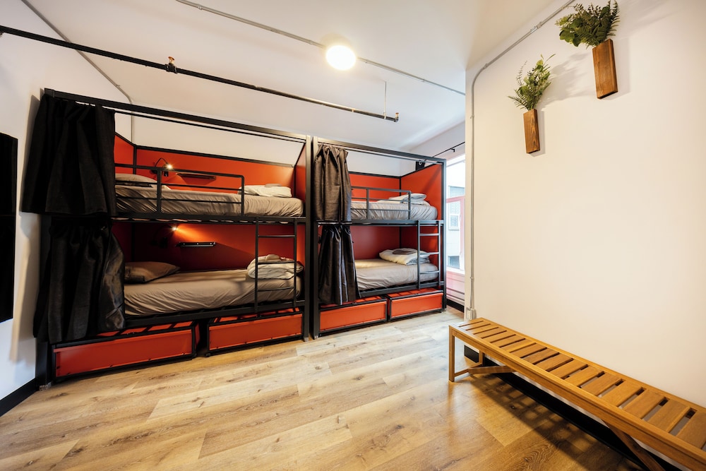 Room, Mixed Dorm, Shared Bathroom (8 beds) photo 1