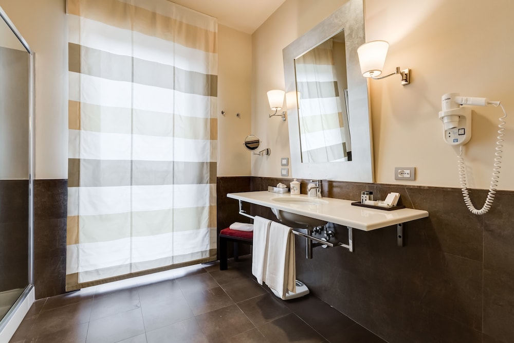 Luxury Room, Jetted Tub (Mini SPA Suite) photo 3