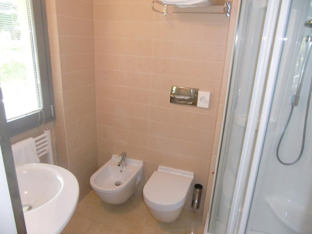 Basic Double Room, Balcony photo 3