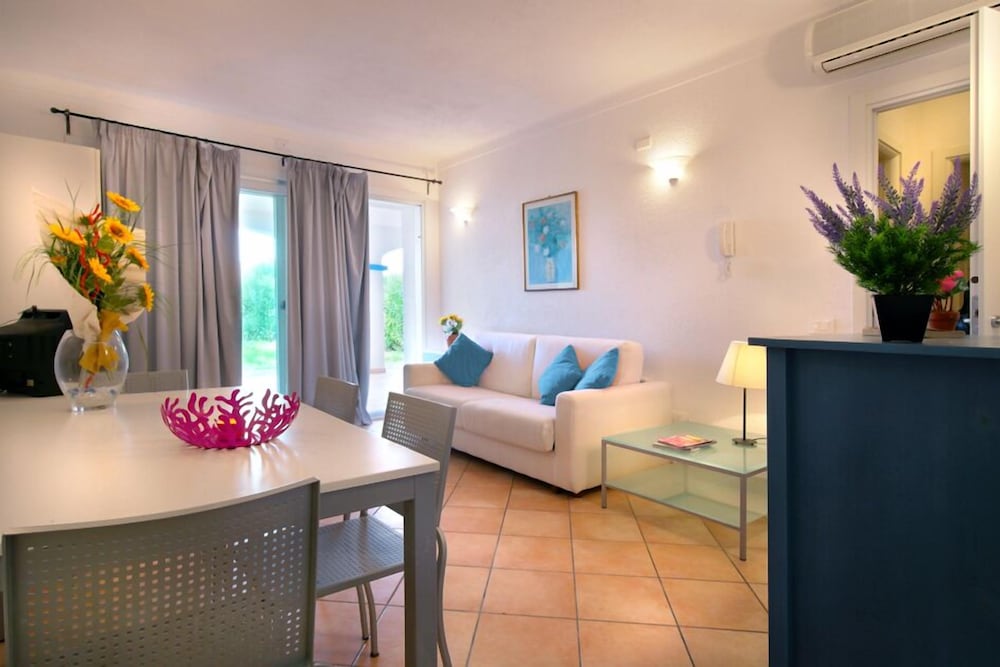 Apartment, 2 Bedrooms, Garden Area (V009) photo 1
