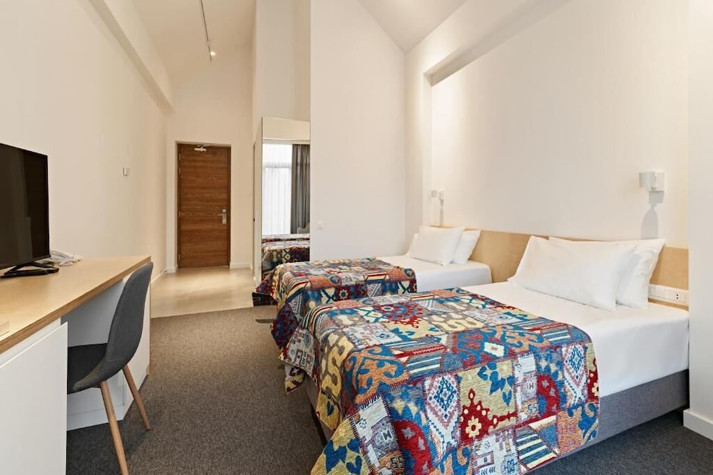 Deluxe Twin Room, Balcony photo 1